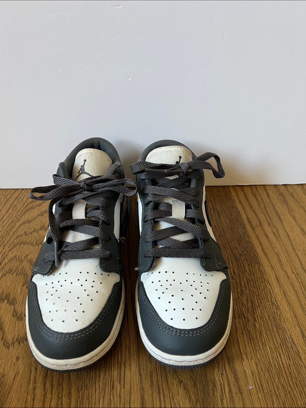 Nike Kids Low-Top Sneakers in Black and White